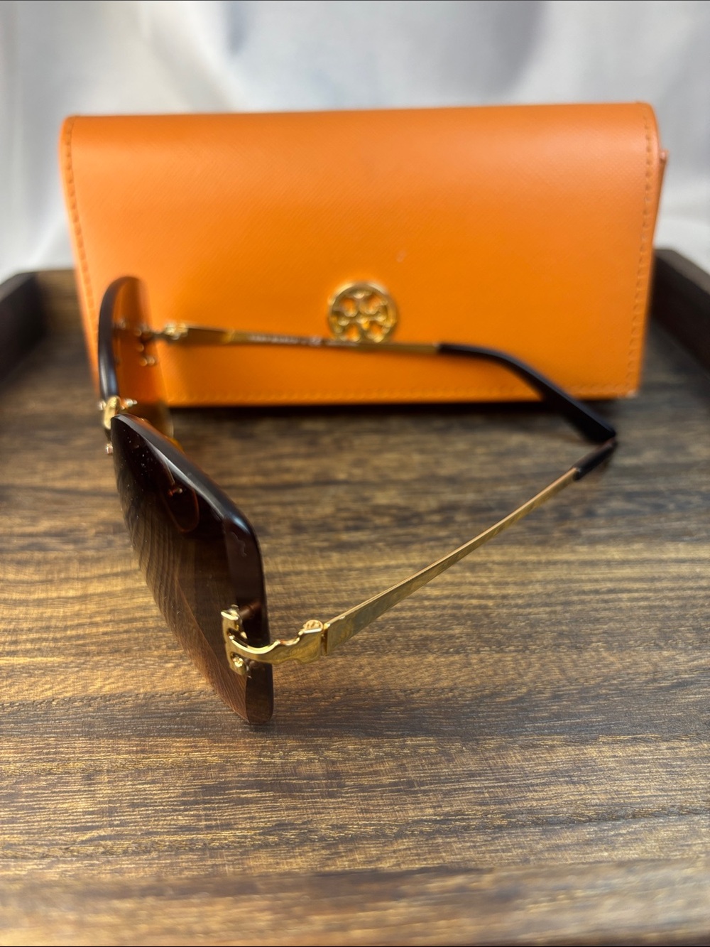 Tory Burch Brown Gradient Rimless Sunglasses with Gold Accents and Orange Case - Picture 2 of 10